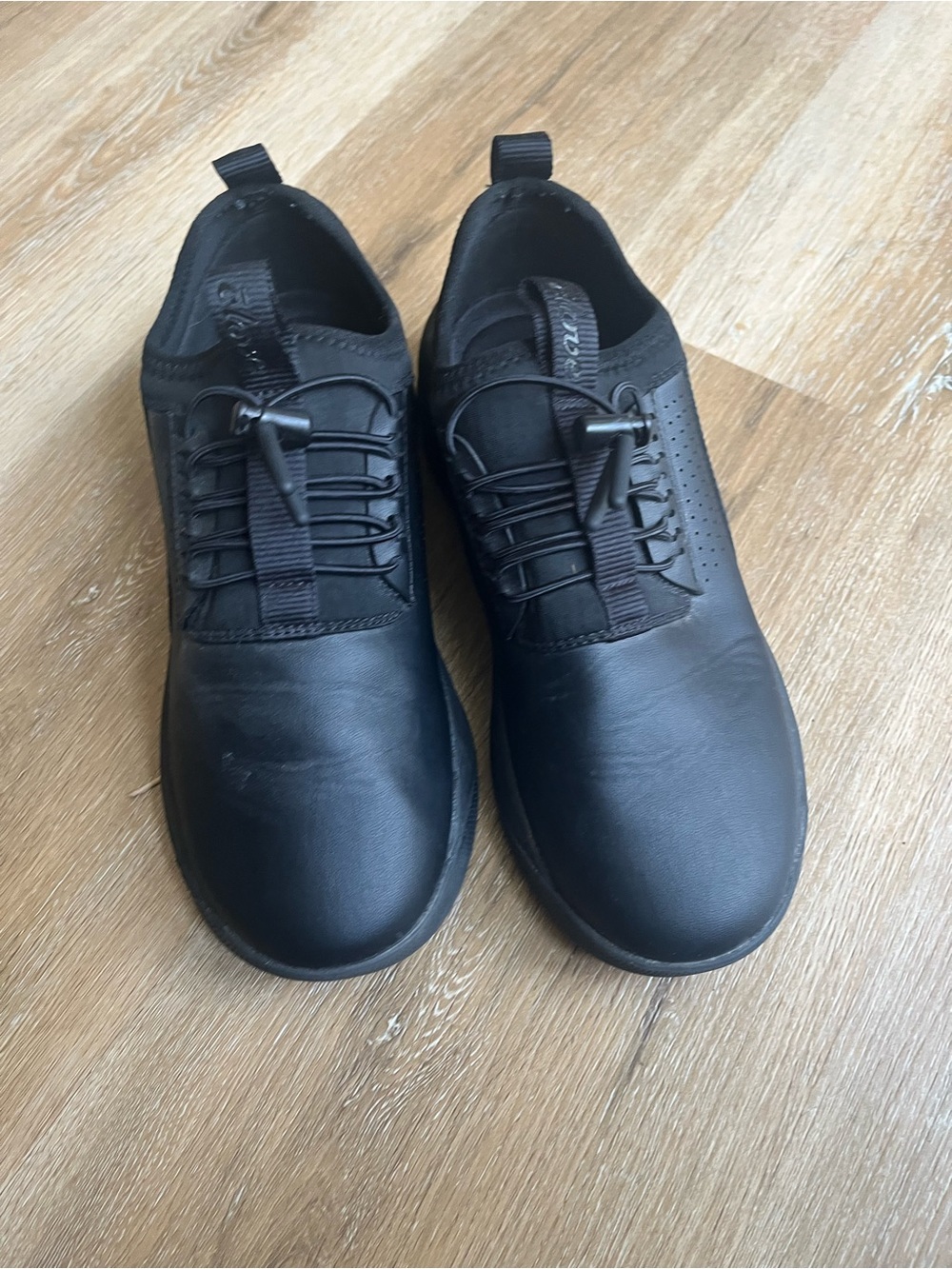 Woman’s cloves nursing sneakers 7 - Picture 2 of 4